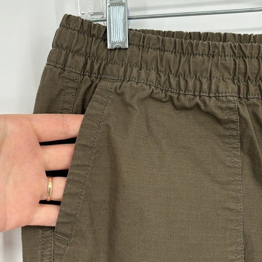 Vuori Vintage Ripstop Pant Women’s Size Small in Dark Oregano Green / Brown - Picture 3 of 9